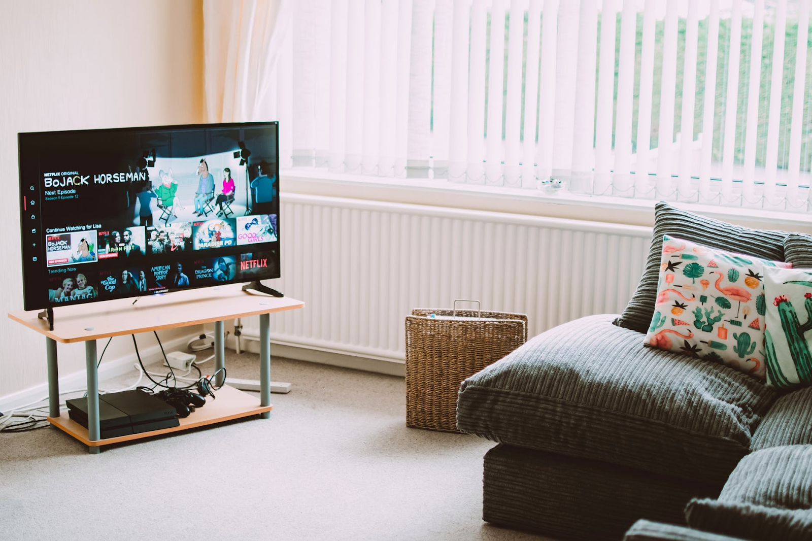 moveis essenciais para morar sozinho - televisão